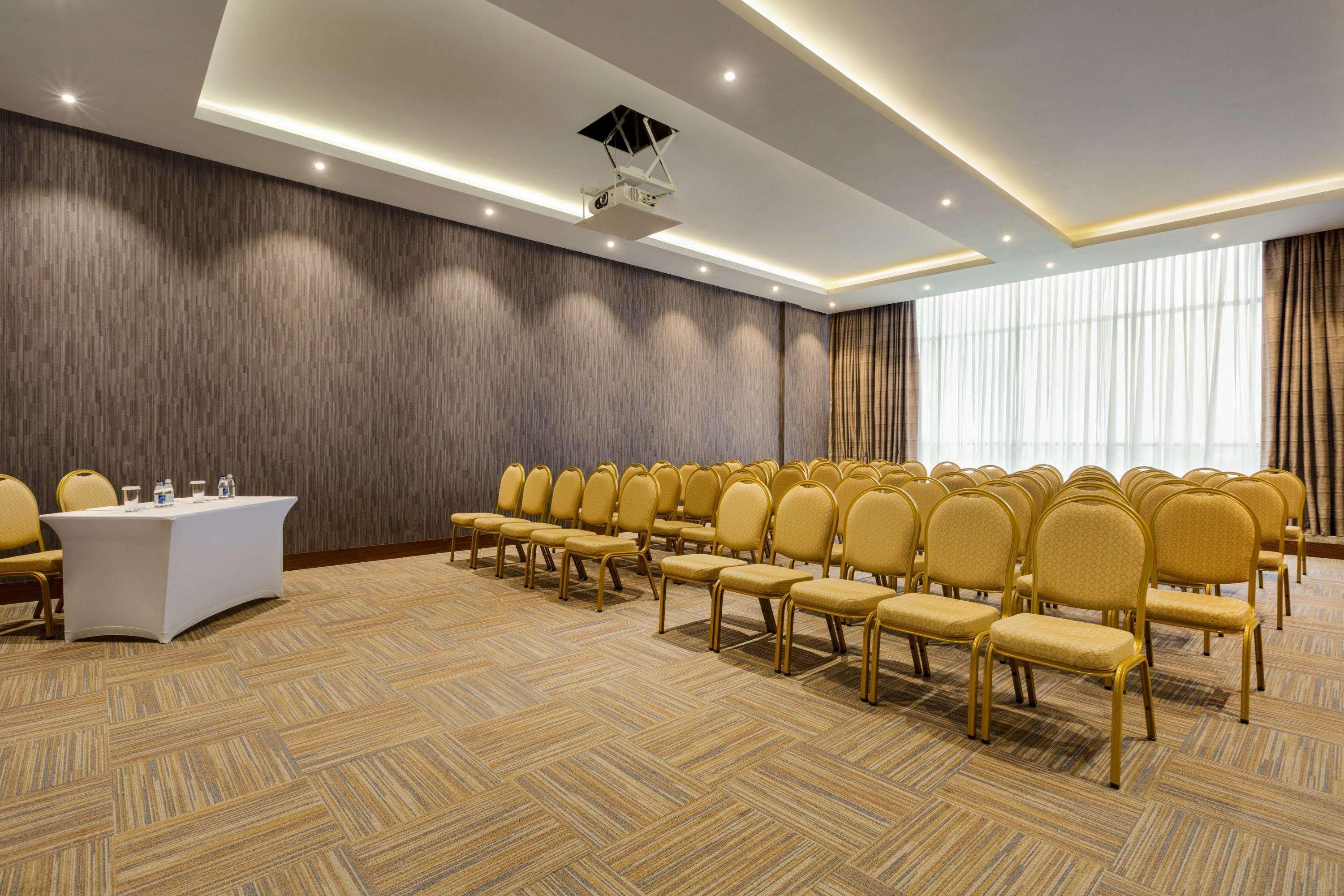 Wyndham Garden Astana Ξενοδοχείο Εξωτερικό φωτογραφία